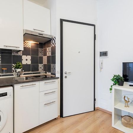I Host Apartment - Alessi 10 Милано Екстериор снимка