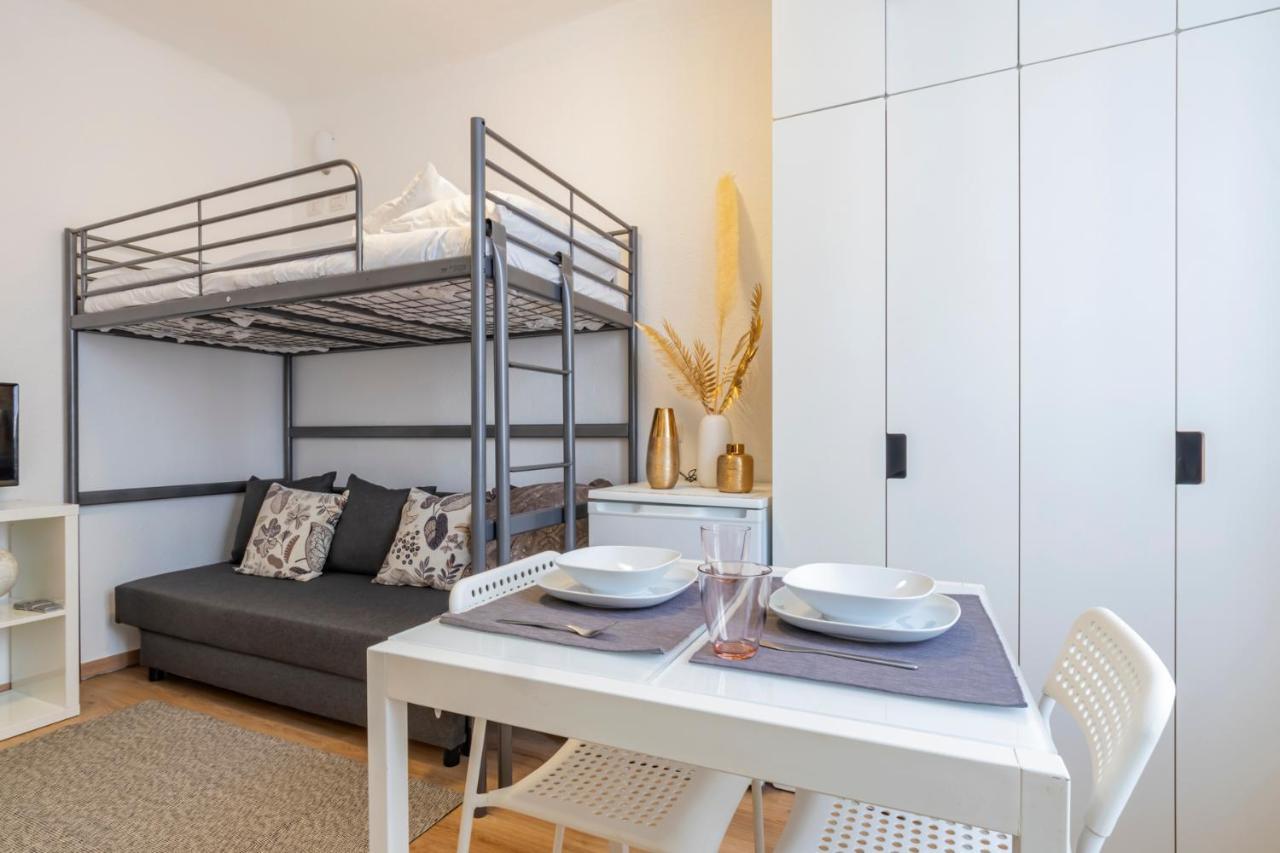 I Host Apartment - Alessi 10 Милано Екстериор снимка